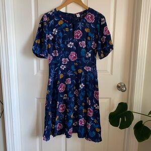 NWT Women’s Old Navy Midi dress with keyhole detail, puff sleeve, zip up size M